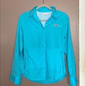 Columbia women’s PFG button up fishing shirt